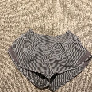 hotty hot lululemon shorts size 6 and 2.5"